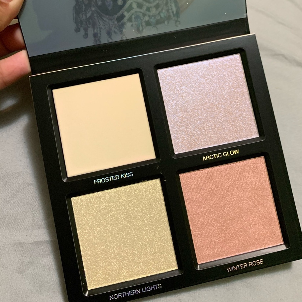Huda beauty winter solstice palette